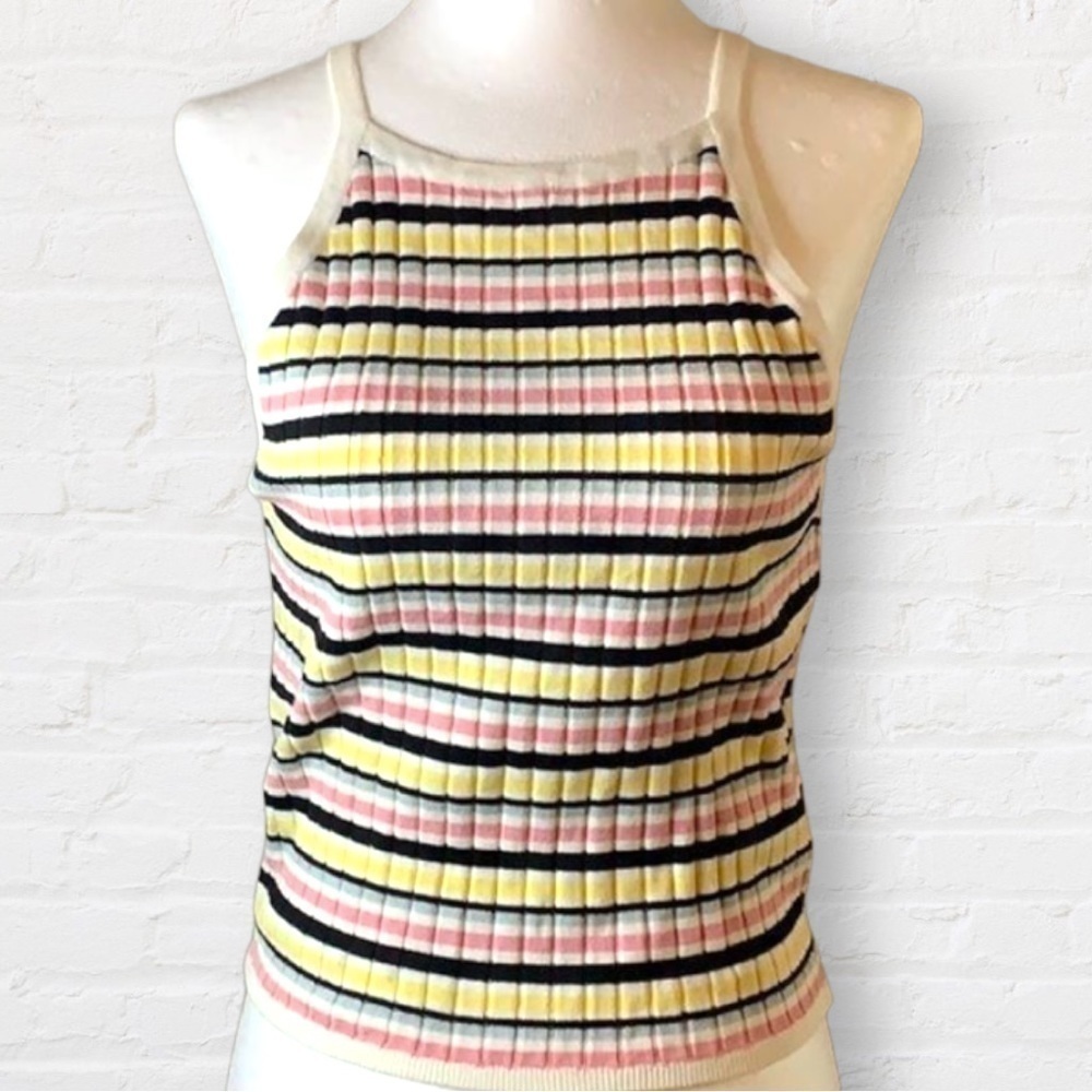 𝅺H&M cropped tank top with wide arm openings.